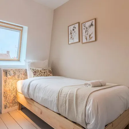 Maison 3 Chambres, Parking Gratuit & Proche Metro *