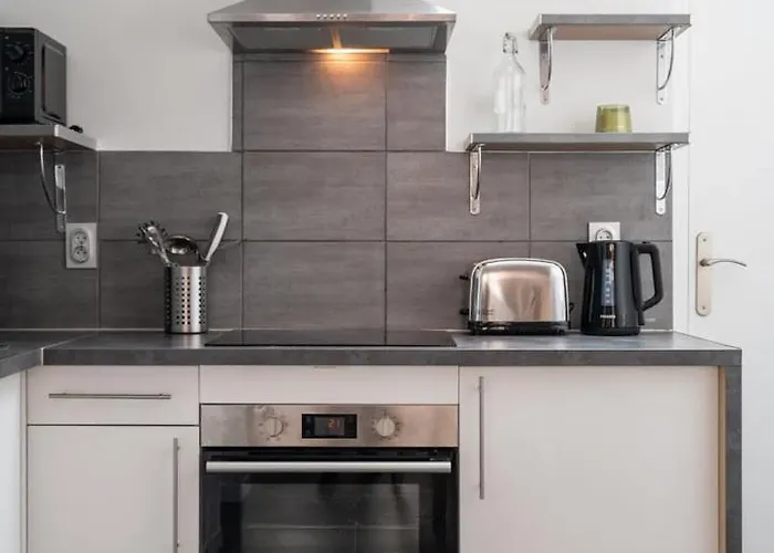 Maison 3 Chambres, Parking Gratuit & Proche Metro Semesterbostad