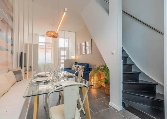 Semesterbostad Maison 3 Chambres, Parking Gratuit & Proche Metro