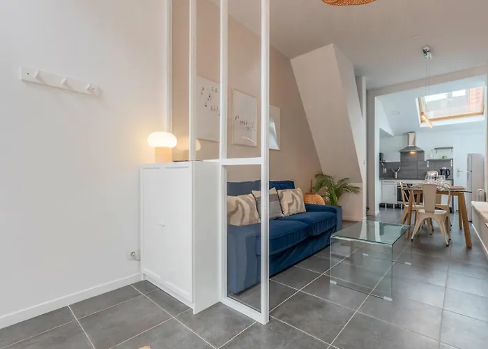 Semesterbostad Maison 3 Chambres, Parking Gratuit & Proche Metro